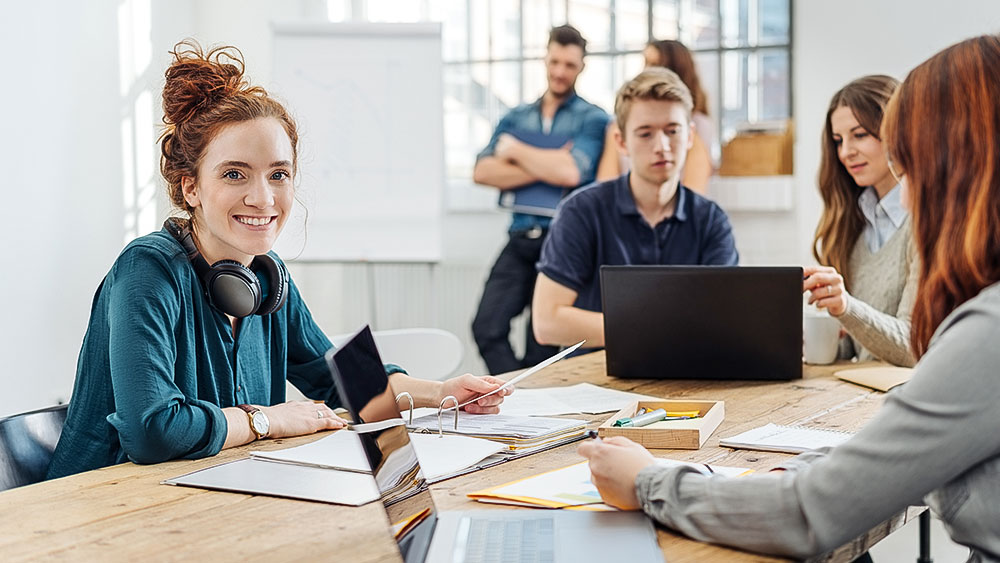 Boss Info investiert in die junge Generation