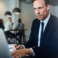 Portrait Geschäftsdokumente verwalten + archivieren